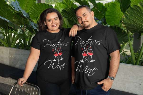 Partners in wine páros póló - fekete színben