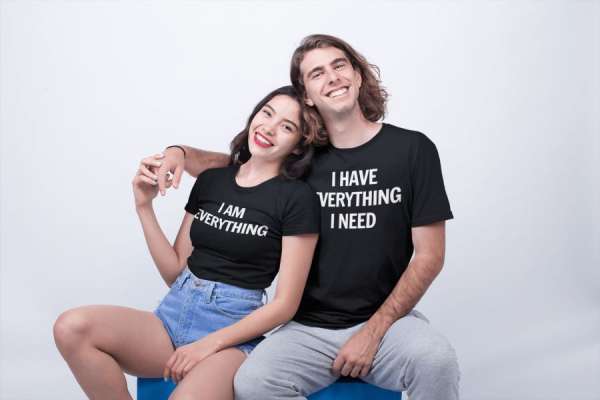 I have everything I need páros póló - fekete színben 2