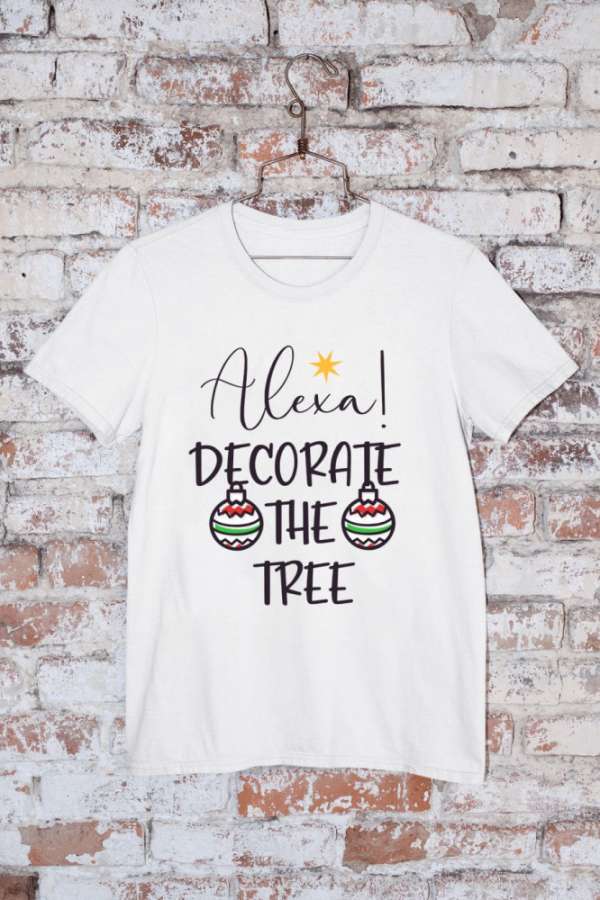Ki díszíti a karácsonyfát? fehér póló