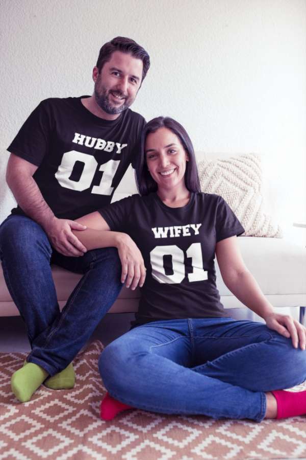 Hubby és Wifey páros póló - fekete színben
