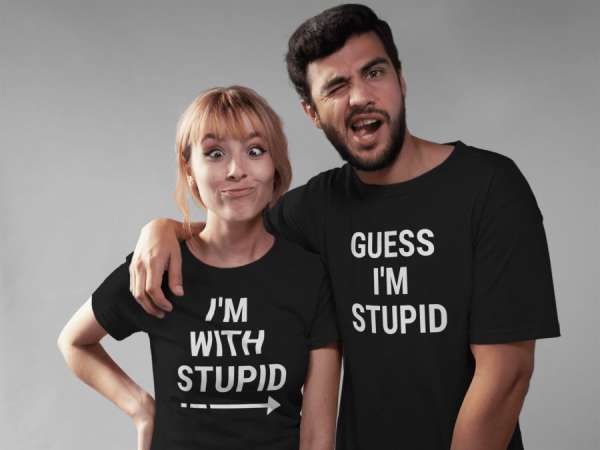 I'm with stupid páros póló - fekete színben