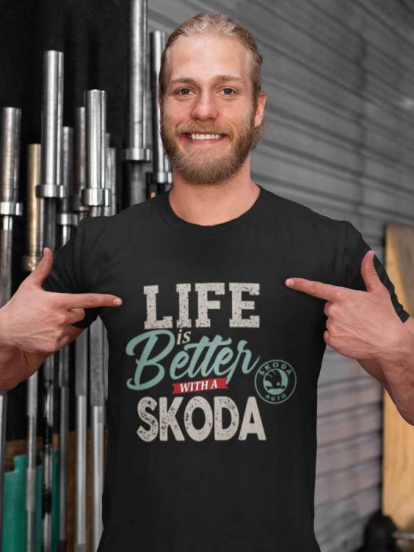 Life is better with a skoda fekete póló