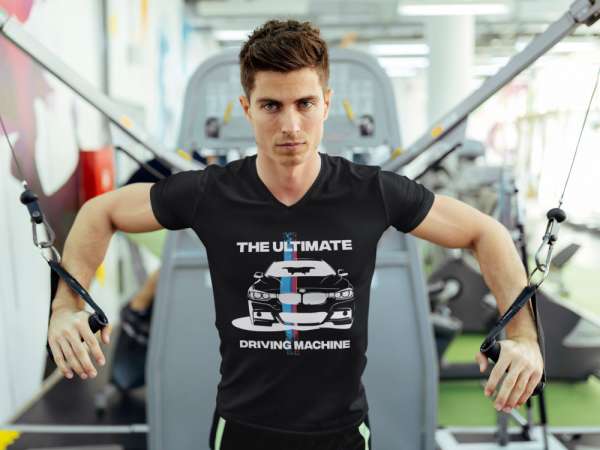 The Ultimate driving machine fekete póló