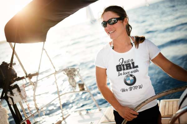 Just a girl In love with her BMW fehér póló