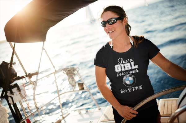 Just a girl In love with her BMW fekete póló