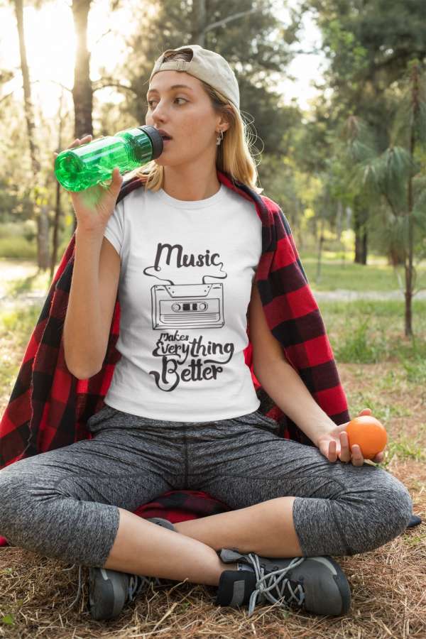 Music makes everythings better fehér póló
