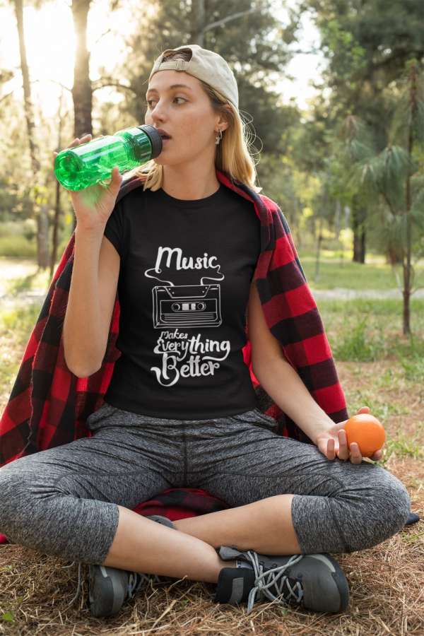 MUSIC MAKES EVERYTHINGS BETTER FEKETE PÓLÓ