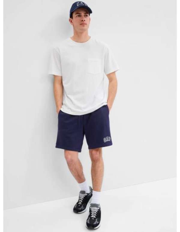 GAP logóval ellátott rövidnadrág