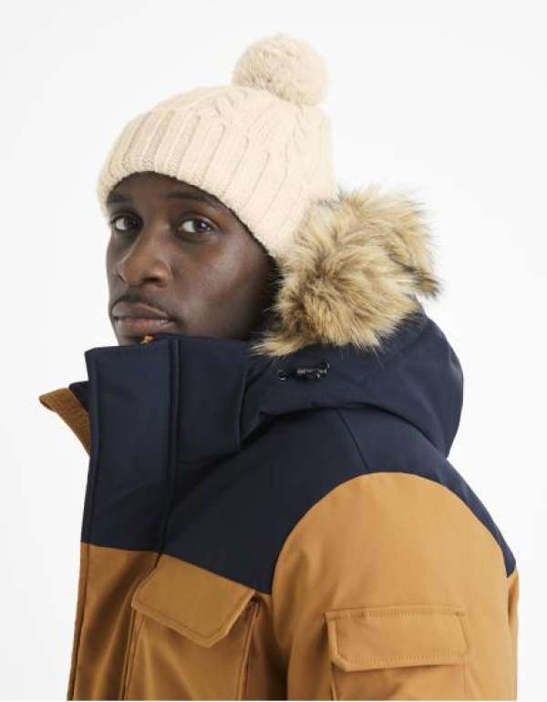 Téli sapka Vicable pomponnal Bézs