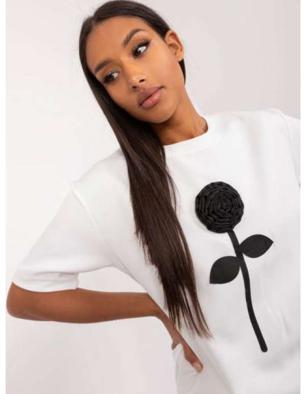 Női blúz virággal ekrü