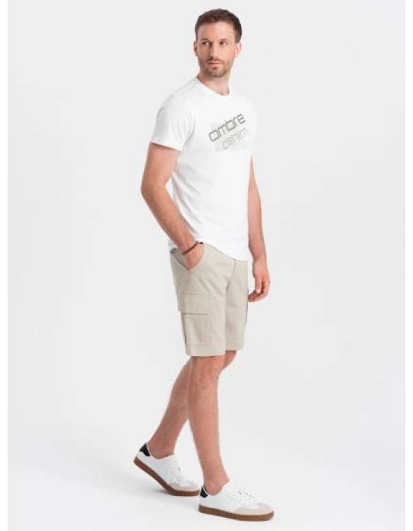 Egyszínű férfi rövidnadrág cargo zsebekkel bézs színben