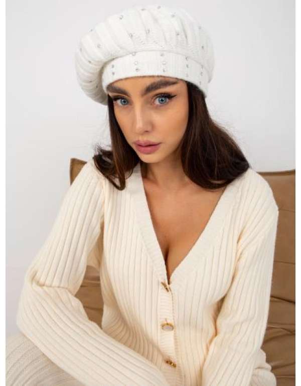 Ecru női téli sapka applikációval