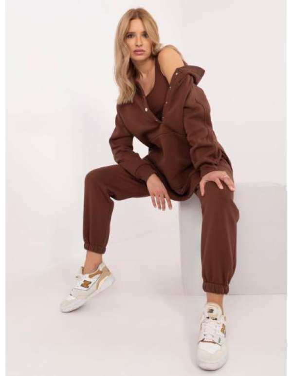 Barna háromrészes alapszett felsővel