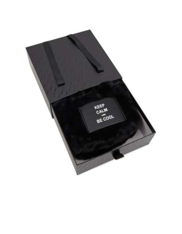 Fekete női kézitáska díszdobozban