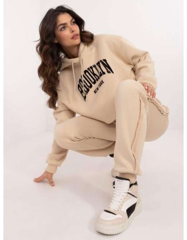 Bézs színű női tréningruha szigetelt pulóverrel