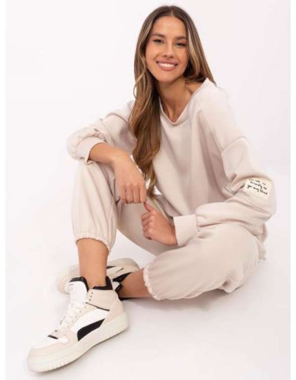 Bézs színű, kétrészes szett viszkózkeverékkel