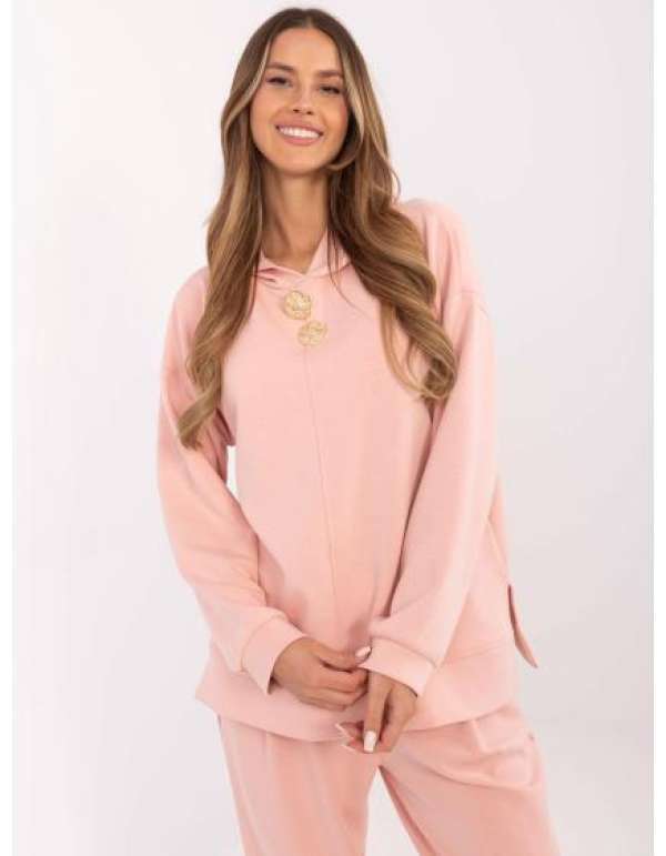 Barackszínű kapucnis pulóver brossokkal