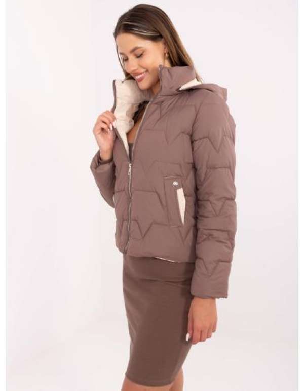 Barna átmeneti kabát zsebekkel