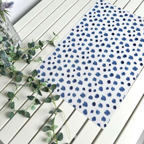 Fehér - kék tintafoltos alátét