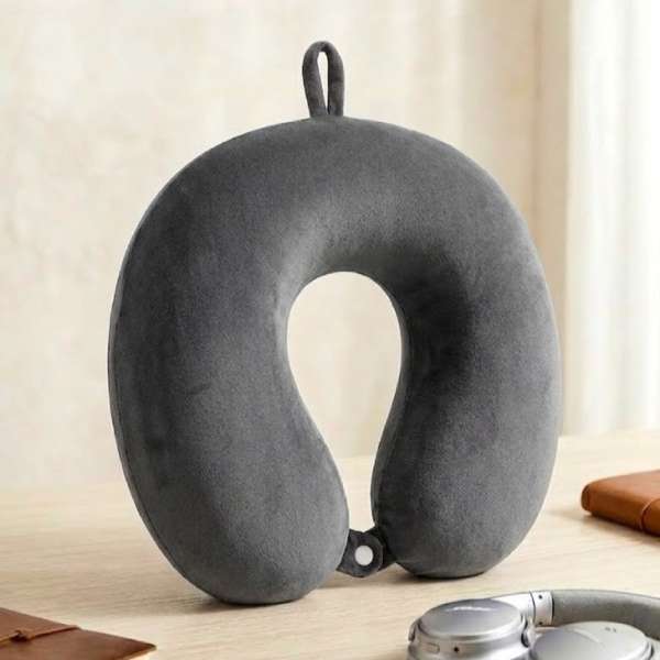 Szürke színű memóriahabos nyakpárna