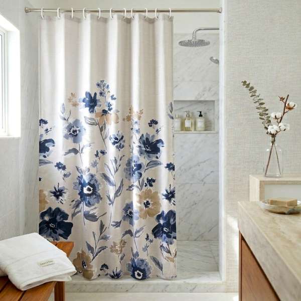 Virágmintás zuhanyfüggöny