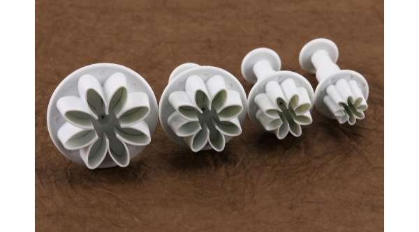 Margaréta formájú fondant kiszúró szett - 4 db, rugós