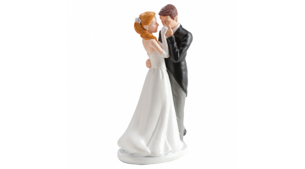 Kézcsókos nászpár esküvői tortadísz