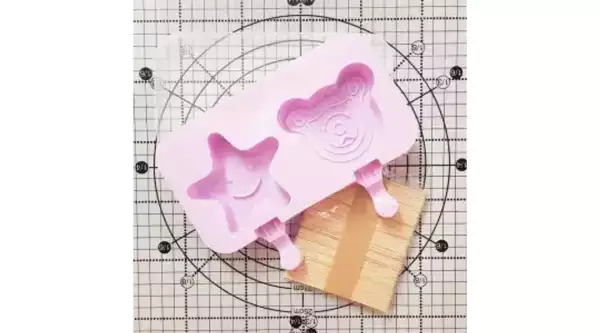 Csillag és maci mintás szilikon jégkrém forma 50 db pálcikával