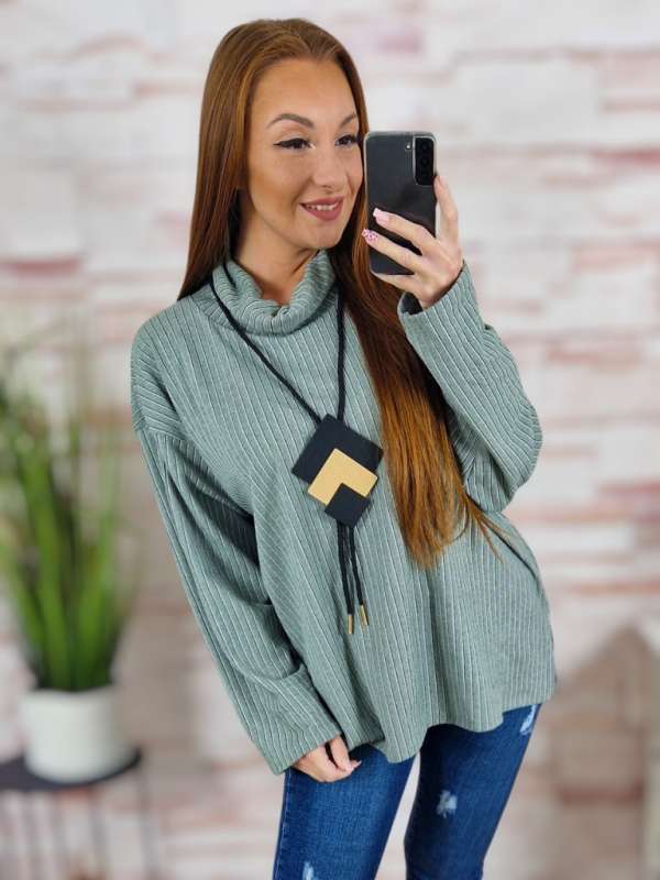 Garbós nyakú, oldalt sliccelt, nyakláncos felső L-XL