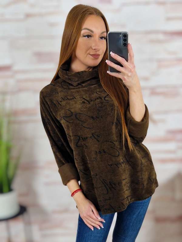 Garbós nyakú, feliratos, bársonyos anyagú pulóver M-L