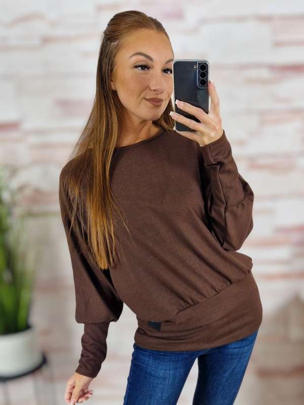 Denevér és hosszú ujjú, passzés aljú, gépi kötött anyagú felső M-L