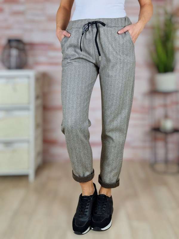 Gumis derekú, megkötős, vastagabb anyagú nadrág M-L