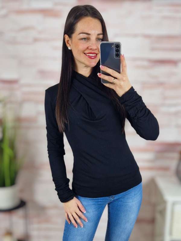 Csavart nyakú, hosszú ujjú, viszkóz anyagú, fekete felső S-M-L