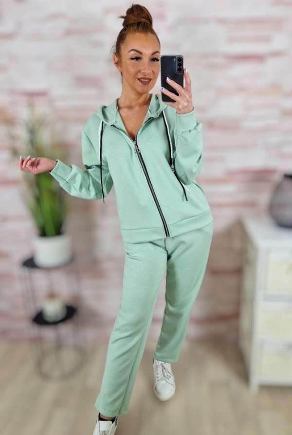 Kapucnis és cipzáros, melegítő, szabadidő szett M-L