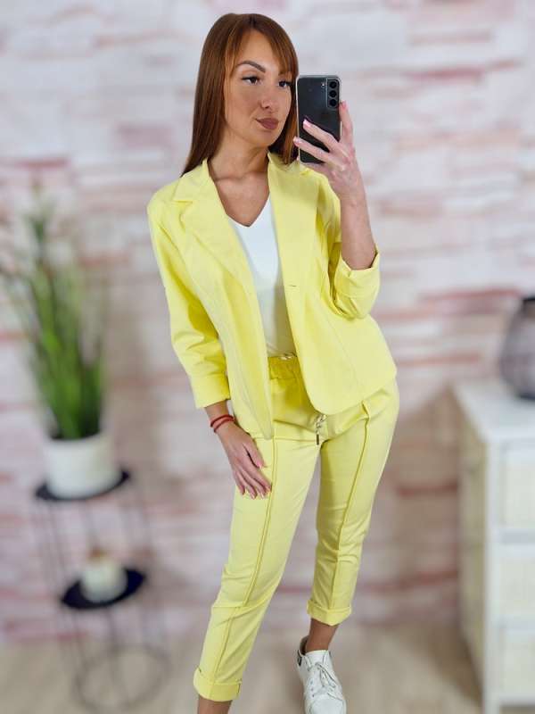 Összegombolható blézer + gumis derekú nadrág szettben S-M