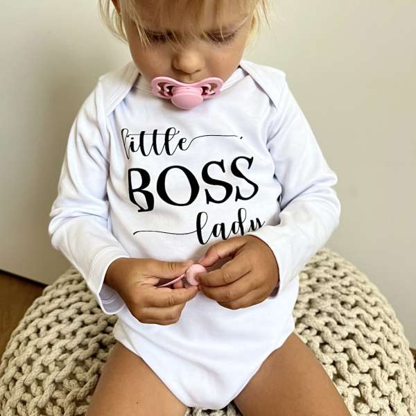 Egyedi baba body, hosszú ujjú- Kis főnöknő Méret: 98 (24-36hó)