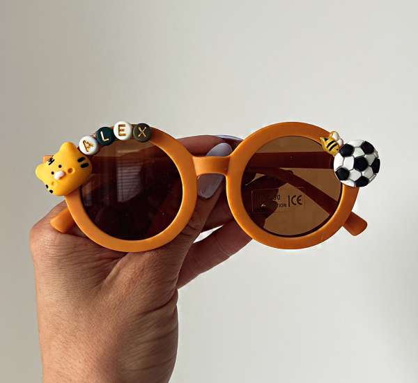 Személyre szabott napszemüveg gyerekeknek- Választható névvel