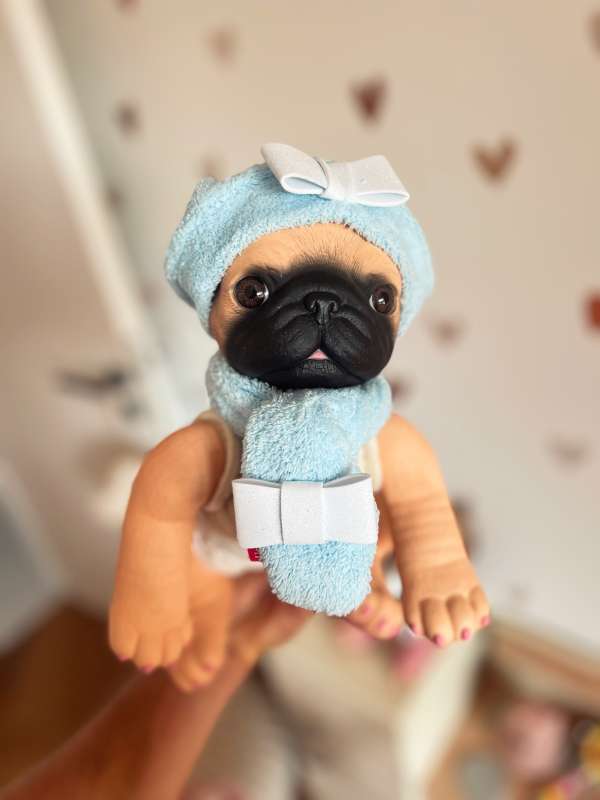 Minőségi élethű játék – Mopsz kölyökkutya, 36 cm