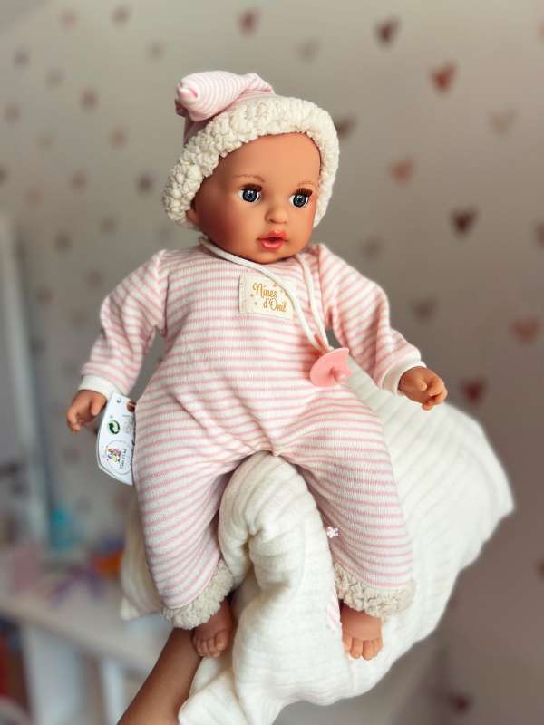 Realista spanyol baba – Sofia párnával, 40 cm