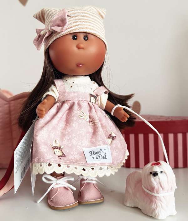 Kézműves spanyol baba-Mia és a kiskutyus, 23 cm