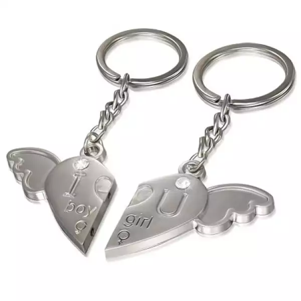 Páros kulcstartó - szív angyalszárnnyal, gravírozott felirat, cirkónia