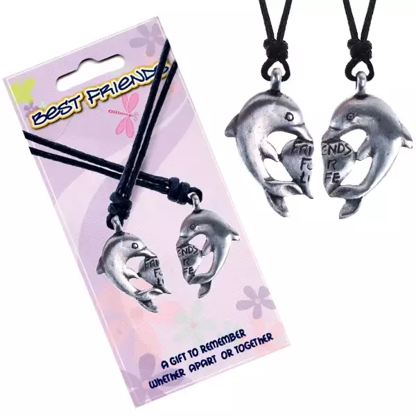 Madzagos nyaklánc medállal, BEST FRIENDS felirat, szív és delfinek