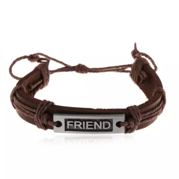 Állítható karkötő műbőrből és zsinórokból, acél tábla - FRIEND