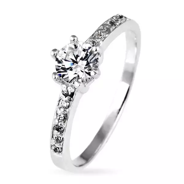 Ezüst gyűrű - kiemelkedő kerek cirkónia és kisebb kövek a száron - Nagyság_ 56