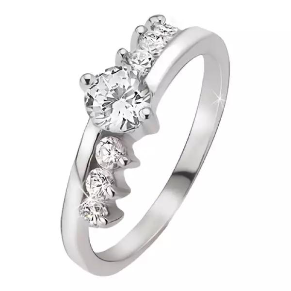 Gyűrű 925 ezüstből - kerek átlászó kő, három kő a szárak mellett - Nagyság_ 67