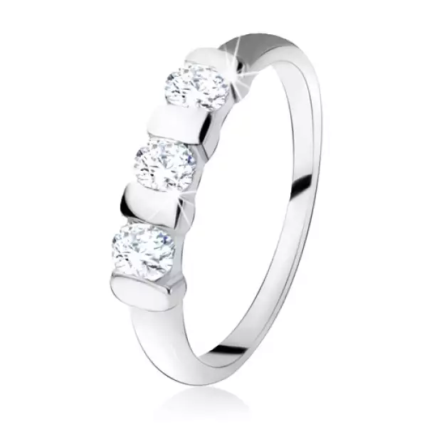 925 ezüst gyűrű, három, ovális cirkónia, szűk sávval elválasztva - Nagyság_ 62