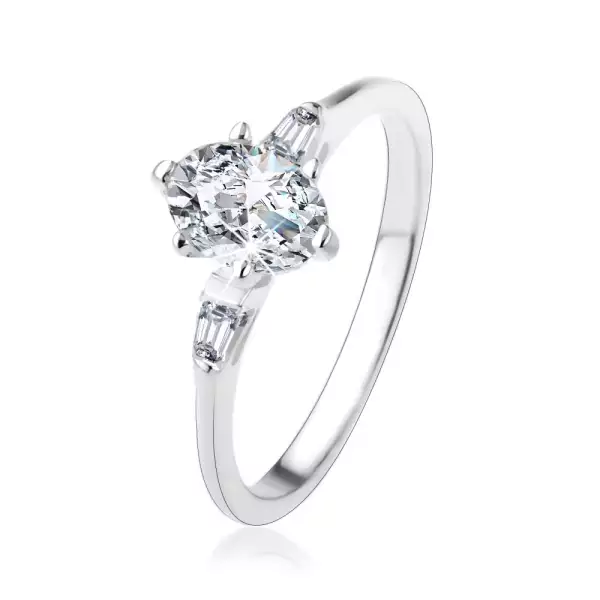 925 ezüst gyűrű, ovális átlátszó cirkónia, kicsi cirkóniás trapézok - Nagyság_ 53