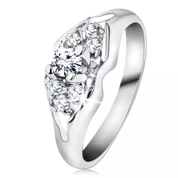 Csillogó gyűrű ezüst színben, csiszolt átlátszó cikróniák, osztott szárak - Nagyság_ 55