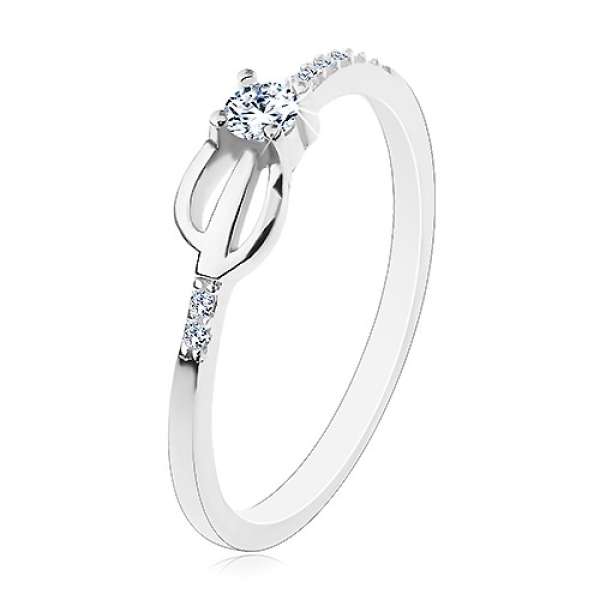 Gyűrű 925 ezüstből, keskeny szárak átlátszó cirkóniákkal díszítve, háromágú szigony - Nagyság_ 52