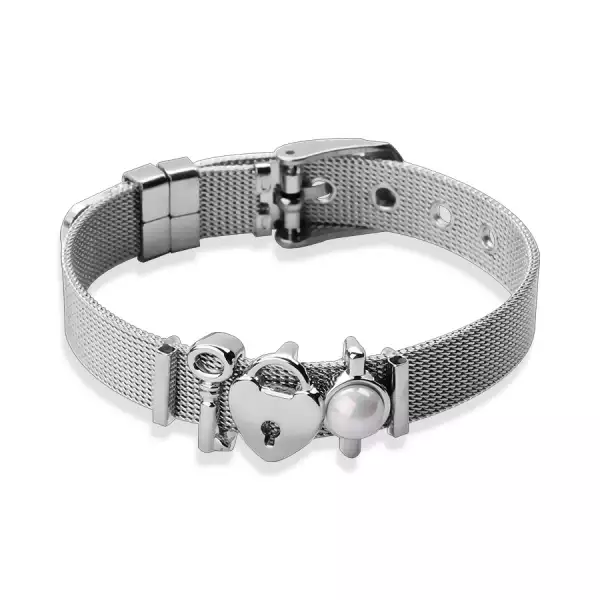 Acél karkötő ezüst színben, szív alakú lakattal, hálós szíjjal